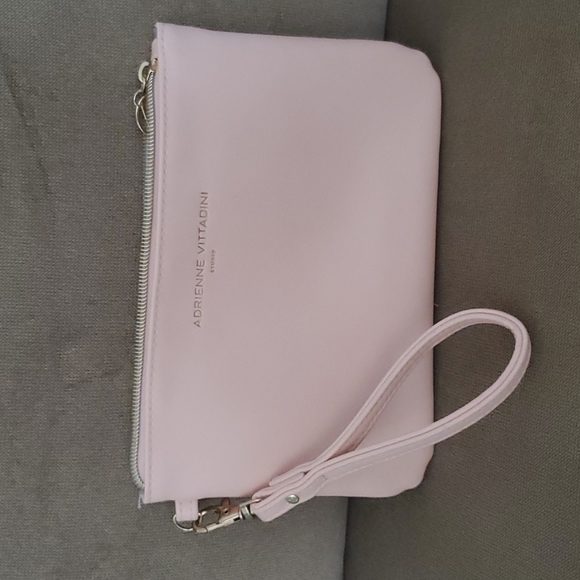 Adrienne Vittadini Handbags - NWT ADRIENNE VITTADINI charging wristlet